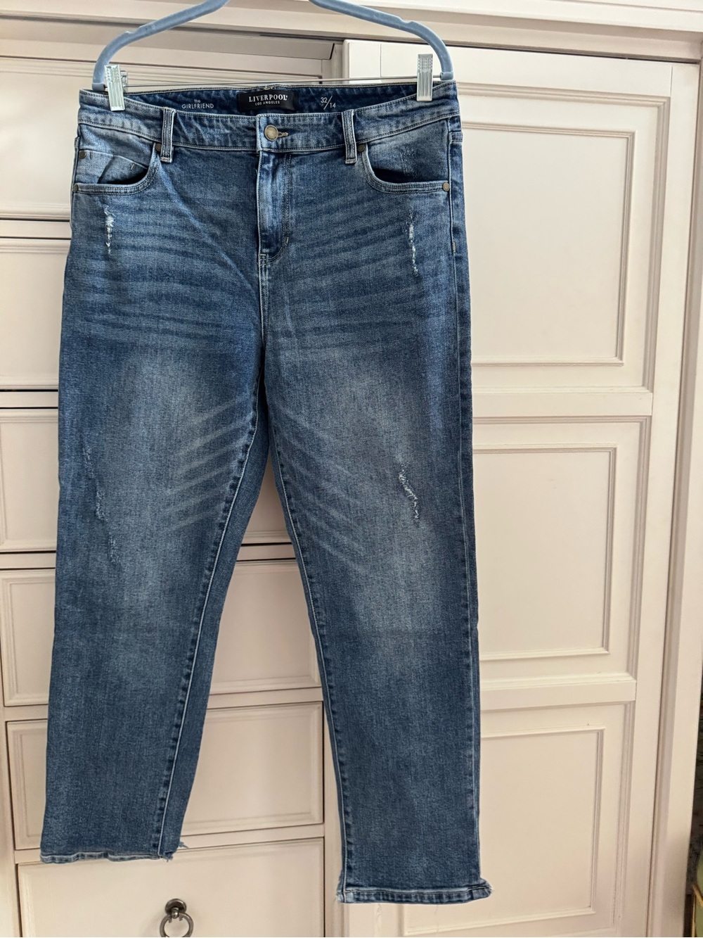 Liverpool the Girlfriend Mid-Rise Cropped Slim Jeans in Faded Blue